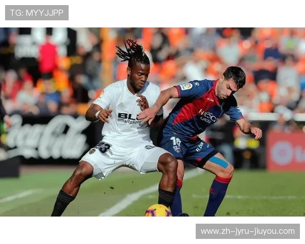 足坛罕见身份切换剖析巴尔韦德与希门尼斯24小时内的队友转变